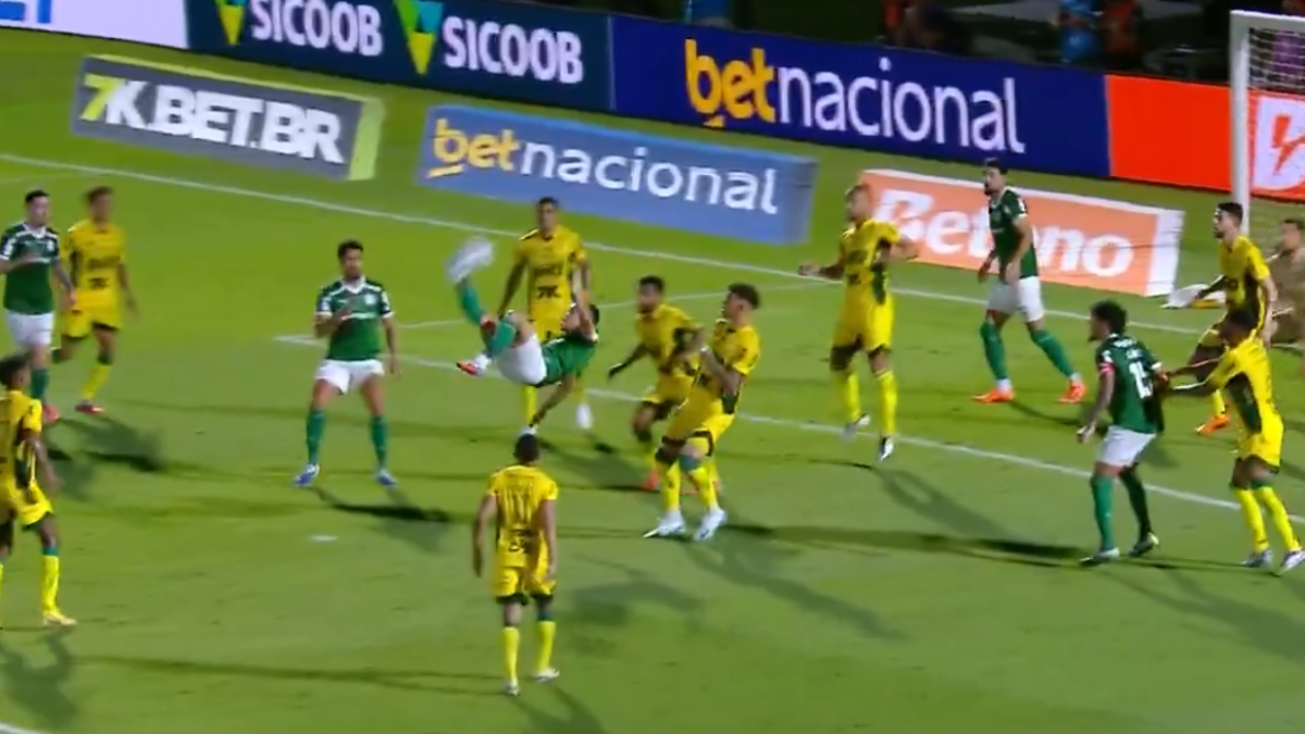 ¡Golazo de chilena con Palmeiras!