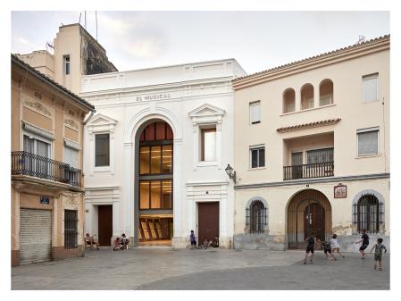 El teatro el Musical tiene la puerta más alta de la ciudad de Valencia