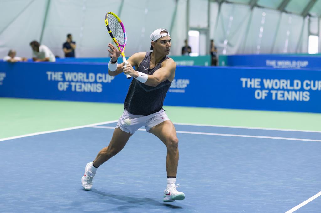 Rafa Nadal en un entrenamiento para preparar la Copa Davis en Málaga 2024.