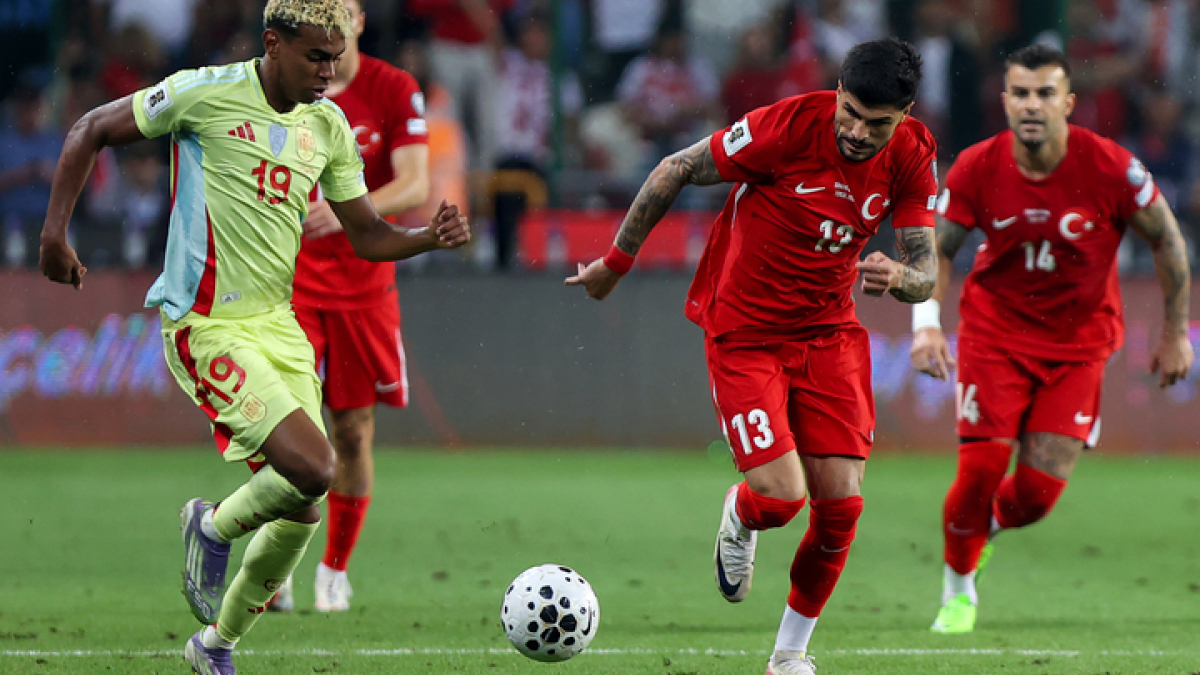 Prisión preventiva para siete árbitros por apuestas... ¡y más de mil futbolistas investigados!