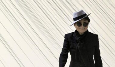 Yoko Ono expone ‘Insound and Instructure’.