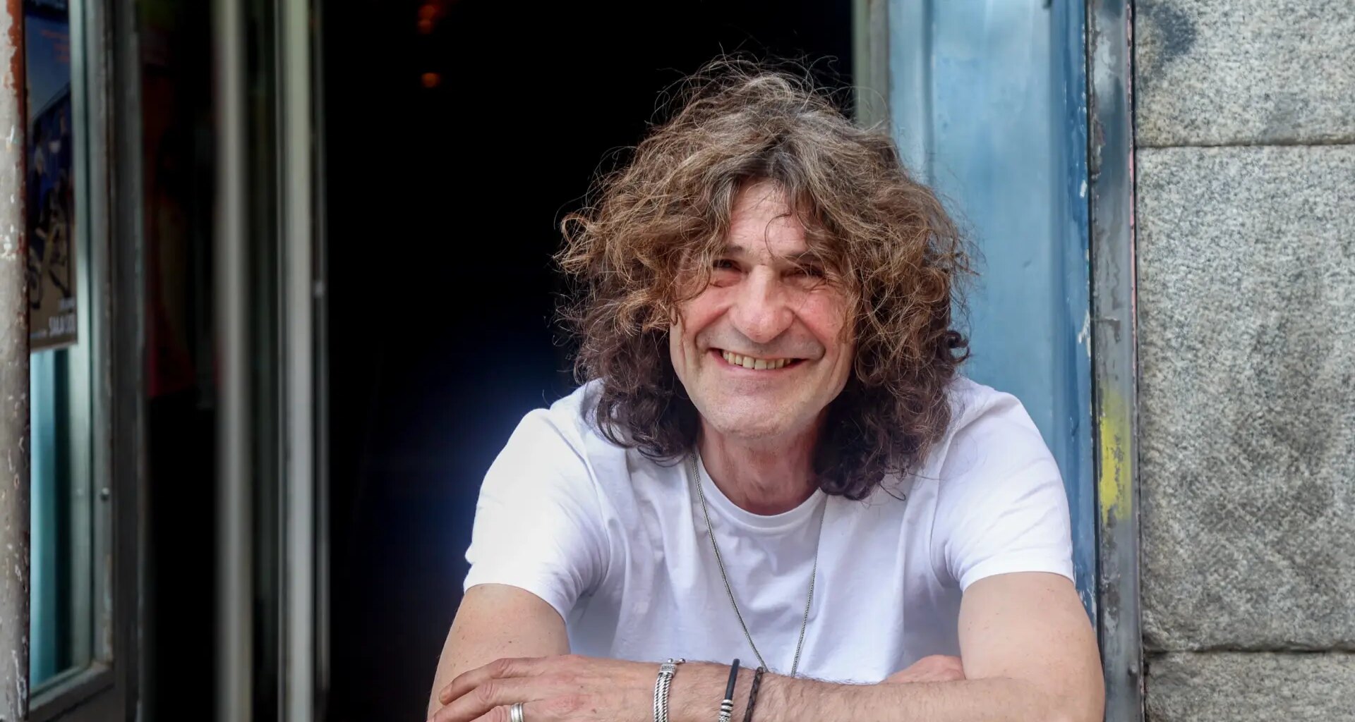 Iñaki 'Uoho' Antón, guitarrista de Extremoduro, pone en marcha su nuevo grupo Rebrote y estrena su primera canción