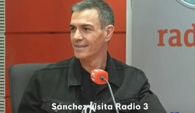 Sánchez se disfraza de rockero para visitar Radio 3