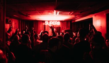 Imagen de archivo de una noche de fiesta en Super 8.