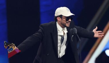 Alejandro Sanz se cuela en la fiesta de Bad Bunny en los Latin Grammy