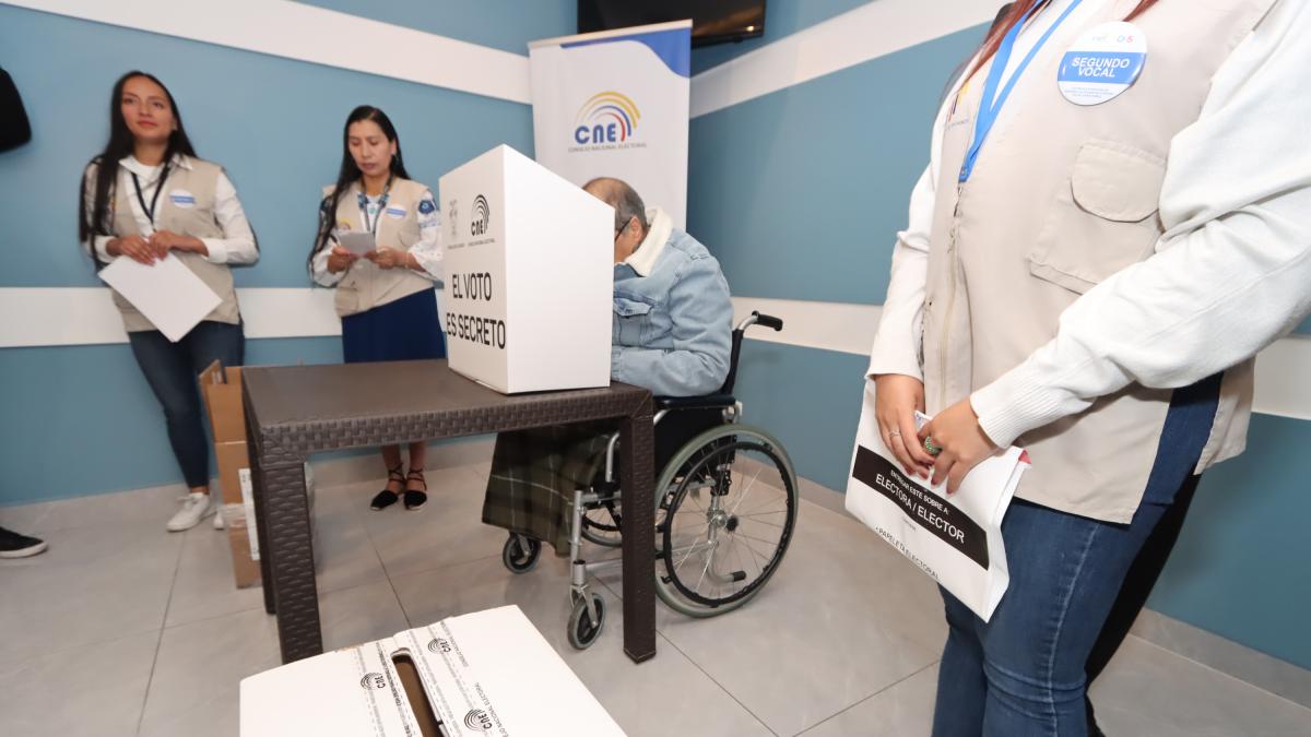 Aquí los resultados de la consulta popular y referéndum 2025 de Ecuador