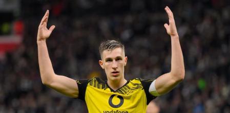 El central del Borussia tiene contrato hasta 2027.