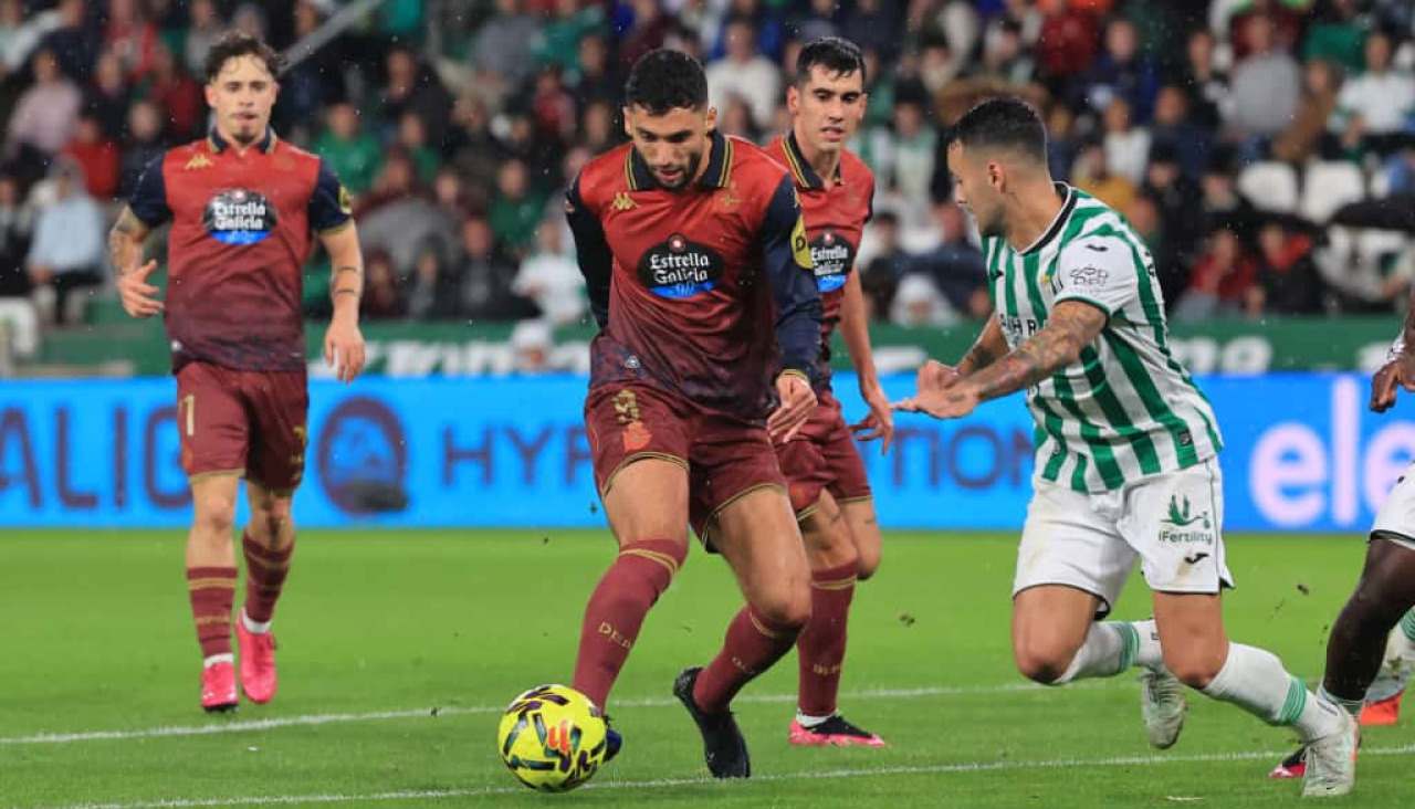 Eddahchouri, durante el partido contra el Córdoba
