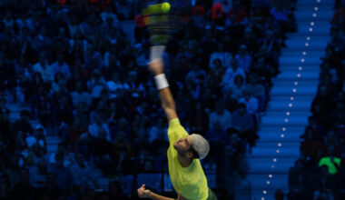 Carlos Alcaraz pierde pero saldrá del Open de Australia como número uno