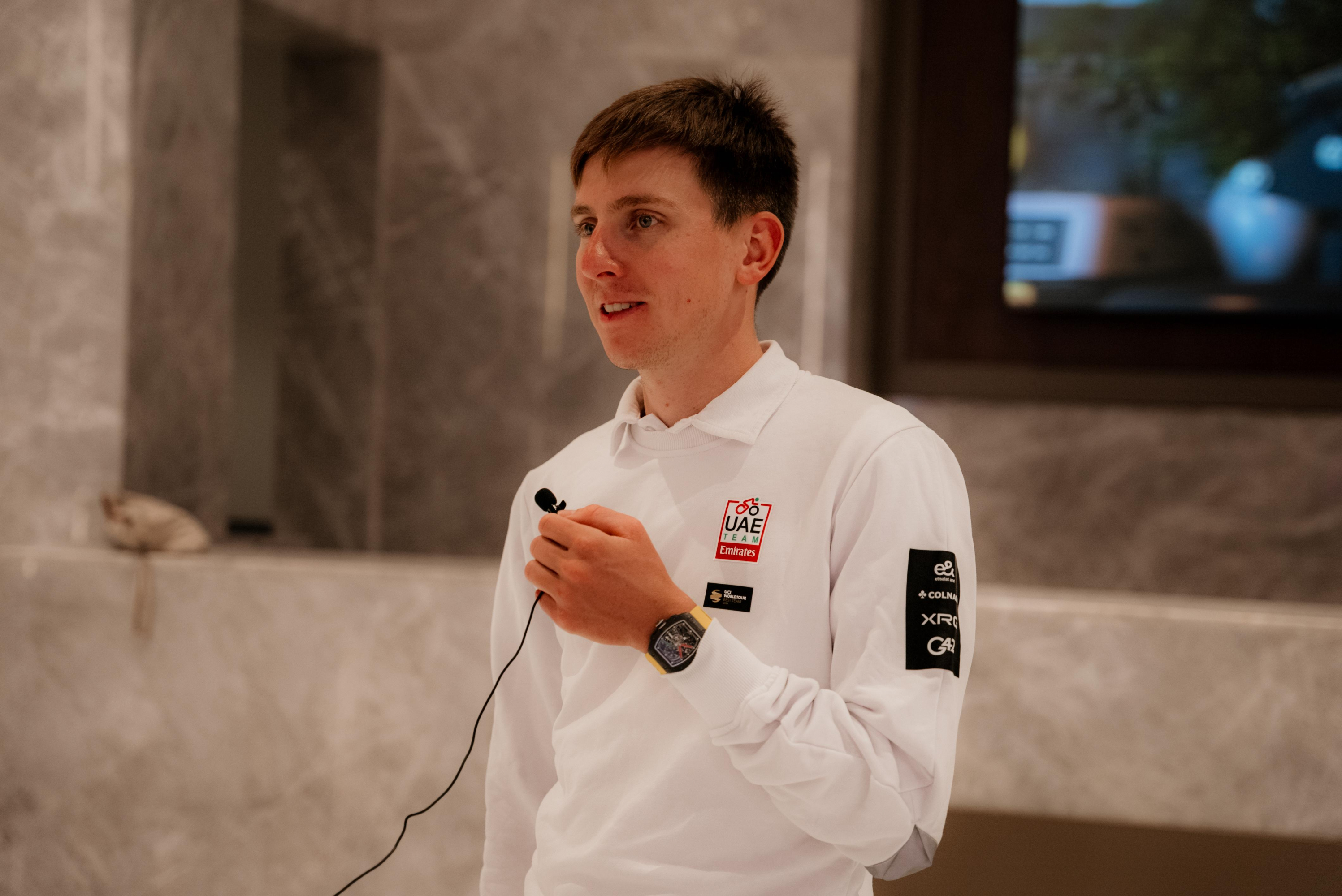 Pogacar, en los Emiratos con MARCA.