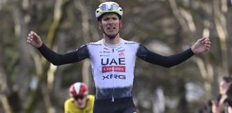 El portugués Joao Almeida, ganador esta temporada de la Itzulia, Vuelta A Romandia y a Suiza y segundo en la Vuelta, ha extendido su contrato con el UAE Emirates hasta 2028, según ha confirmado el equipo emiratí.
