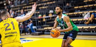 Cameron Hunt en acción en el partido de la primera vuelta