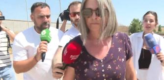 La mujer de Santos Cerdán, a su entrada a la prisión de Soto del Real