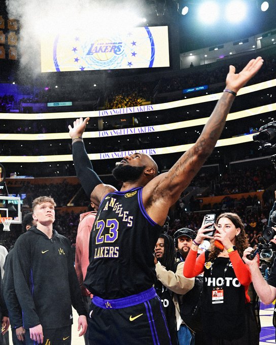 La 23 del 23: vuelve LeBron James y es un récord