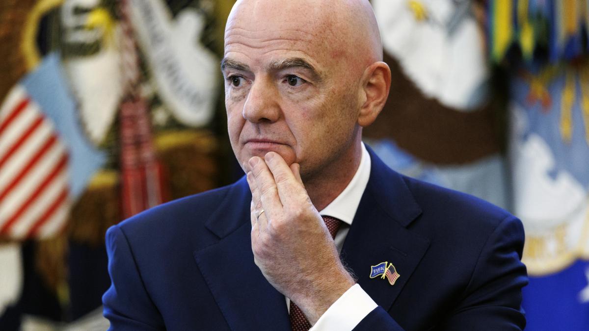 FIFA mete mano a una selección por falsificación de documentos