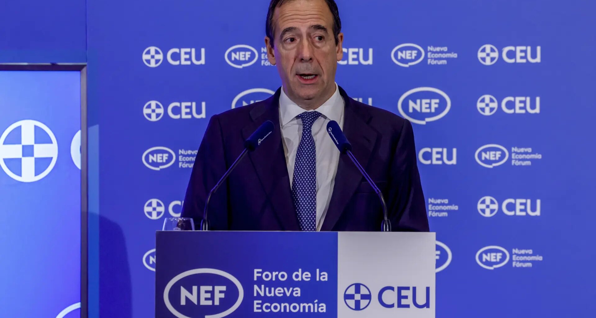 Gortázar (CaixaBank) alerta de que la falta de vivienda se puede convertir en un "problema social de primer orden"