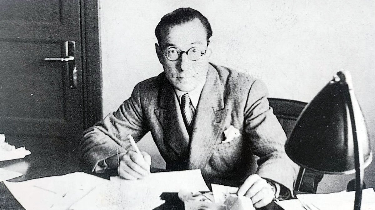 El arquitecto burgalés Marcos Rico Santamaría, en su estudio.