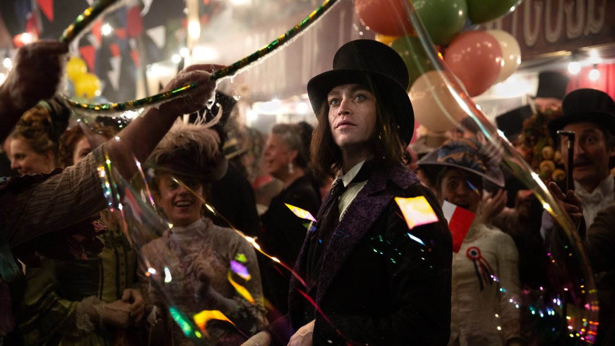 Un fotograma de la película protagpnizada por Caleb Landry Jones en el papel de Drácula. 