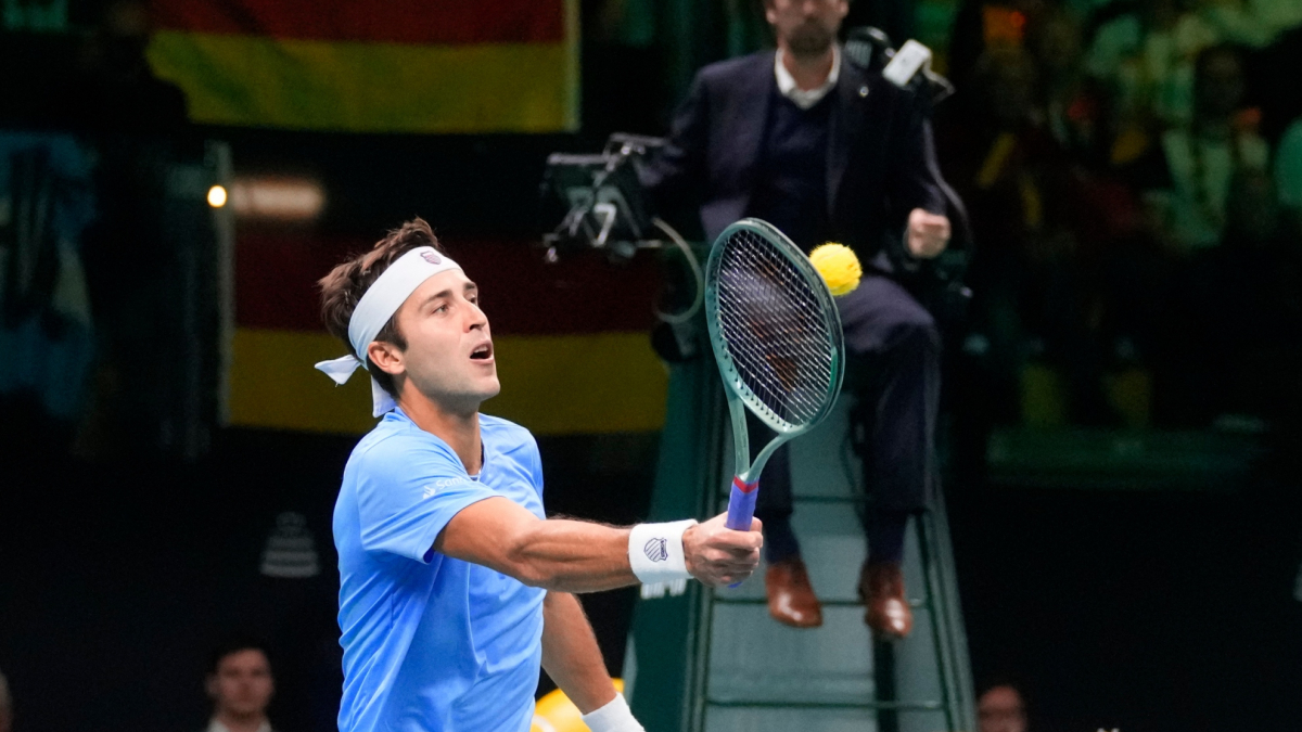 Etcheverry acerca a Argentina a las semifinales de la Copa Davis con 23 saques directos