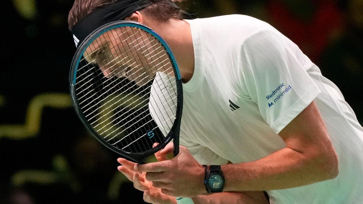 "No tengo voz, como después de ir de fiesta a una discoteca"