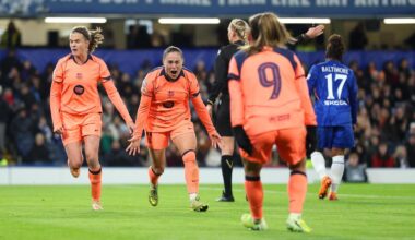 Pajor vuelve a salir al rescate del Barça con un zurdazo en Stamford Bridge