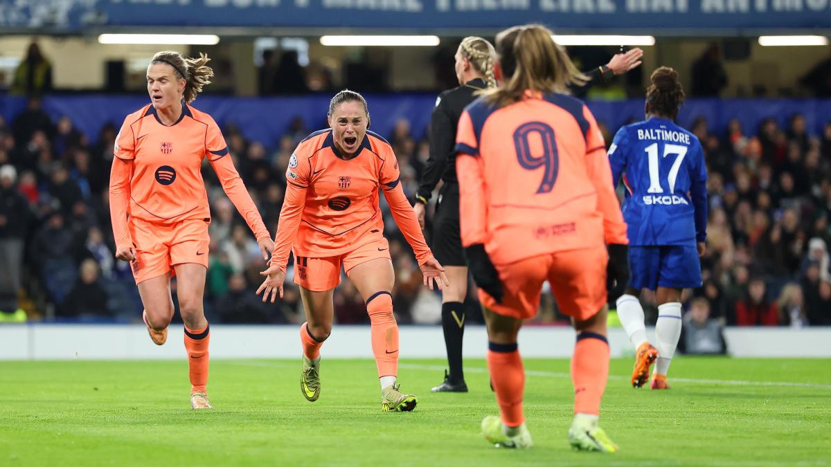Pajor vuelve a salir al rescate del Barça con un zurdazo en Stamford Bridge