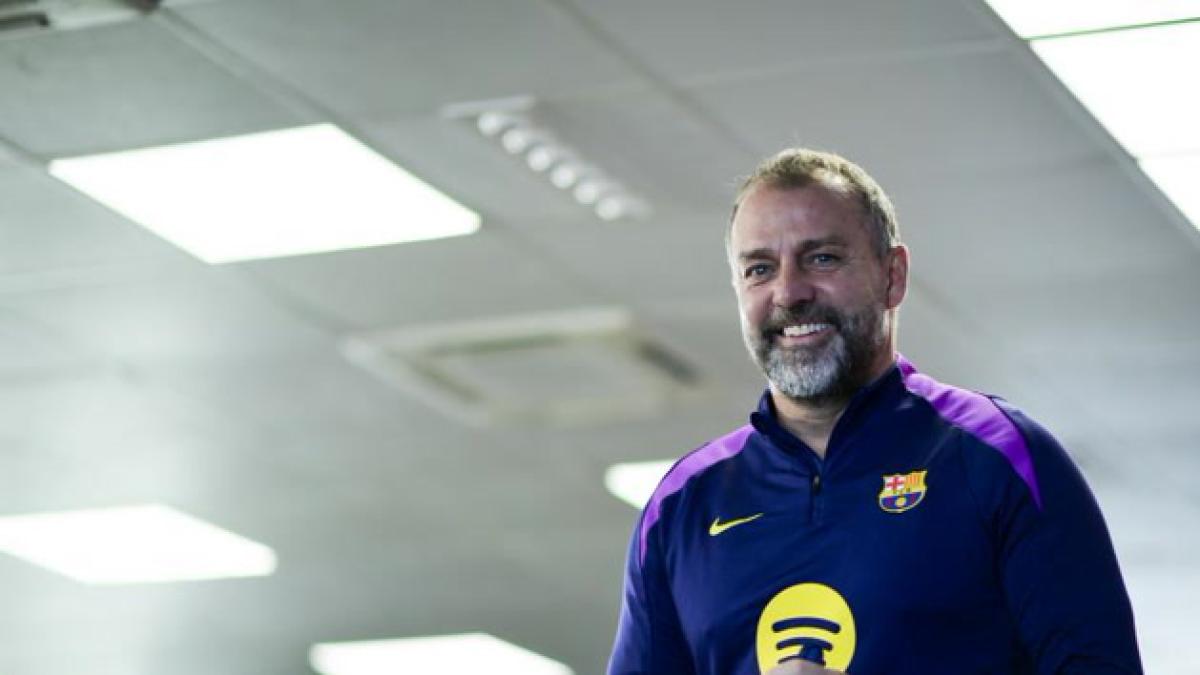 Flick, "encantado" de volver al Spotify Camp Nou "un estadio de fútbol"