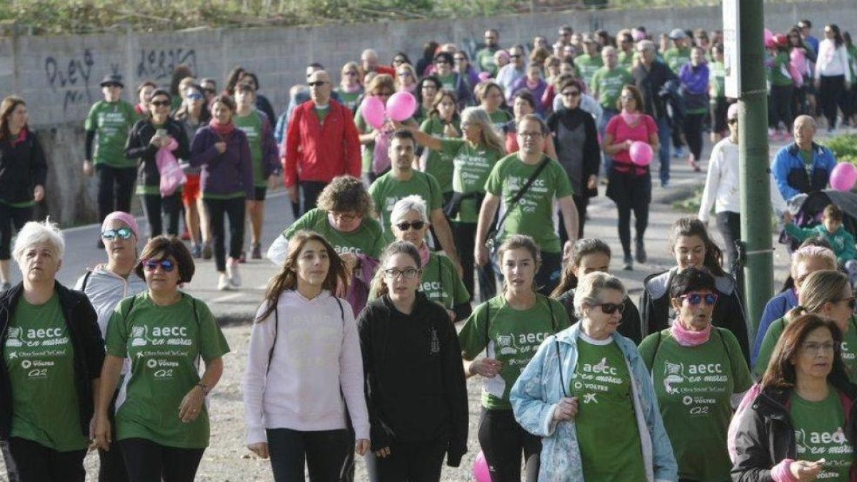 Una caminata contra el cáncer de mama en Lleida.