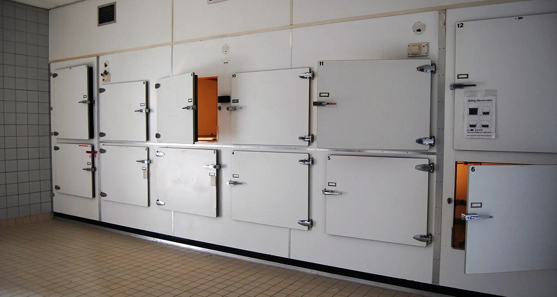 Una anciana muere de frío en un depósito de cadáveres tras ser dada por muerta por error