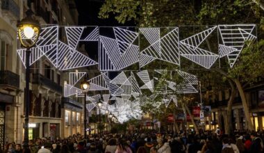 Barcelona y Madrid encienden su Navidad y regalan escenas únicas a las imágenes del día