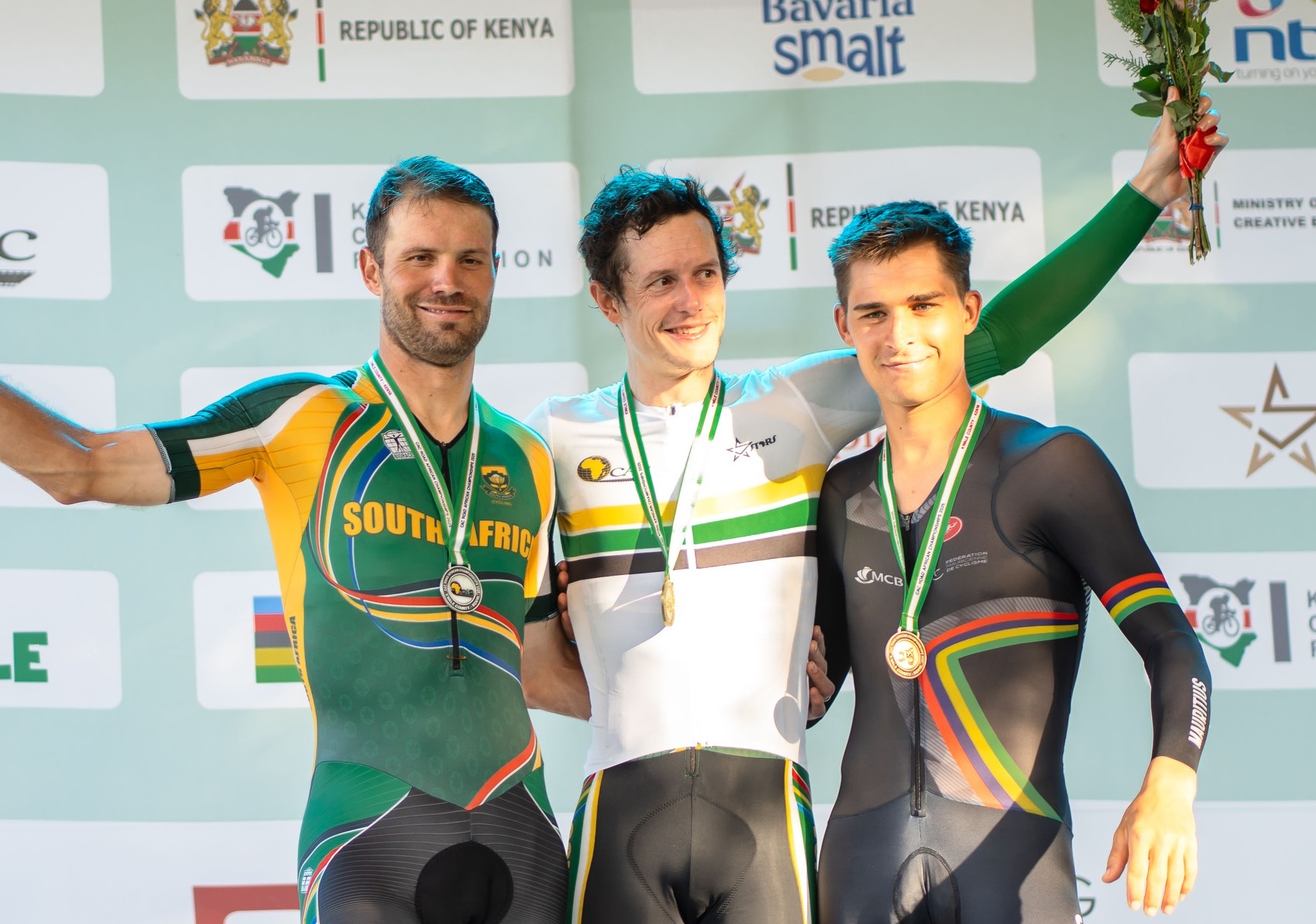 Alex Mayer, con la medalla de bronce de la contrarreloj individual