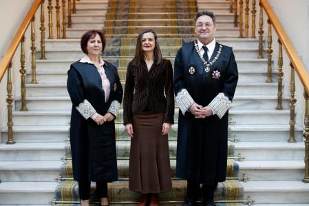 Peramato, a la izquierda, y García Ortiz, a la derecha, cuando la primera tomó posesión como fiscal de sala jefa de la sección penal de la Fiscalía del Tribunal Supremo