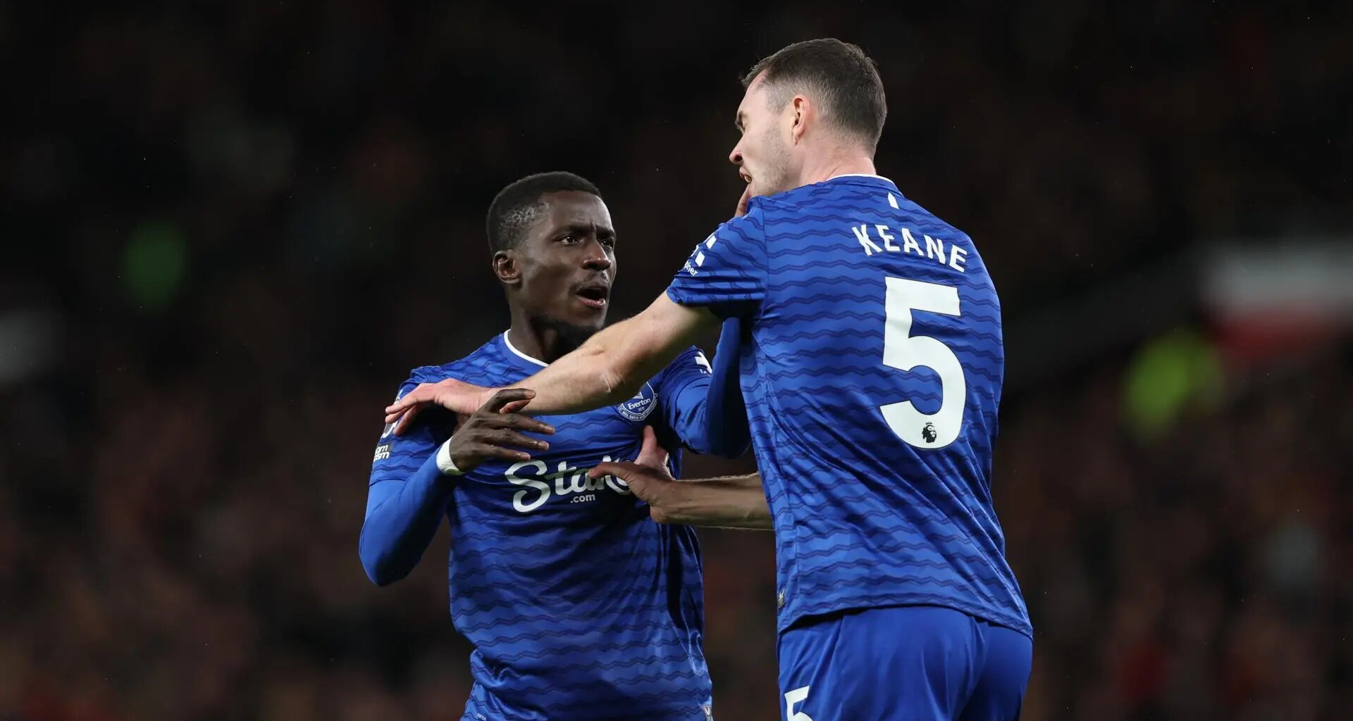 Gueye, expulsado por agredir a su propio compañero Keane