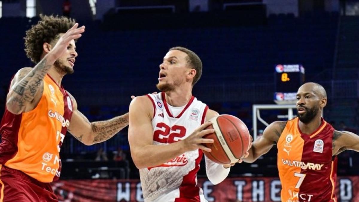 El Olympiacos quiere cerrar su plantilla con un base de nivel