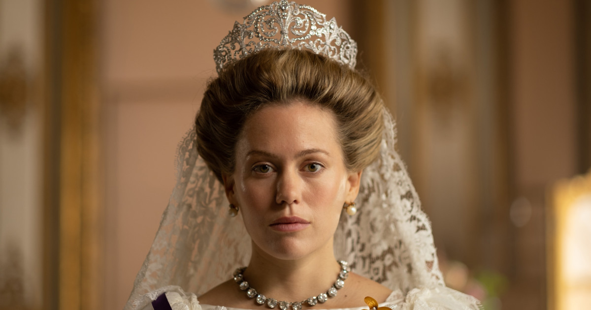 Críticas a TVE por el doblaje de 'ENA', la serie sobre la Reina Victoria Eugenia