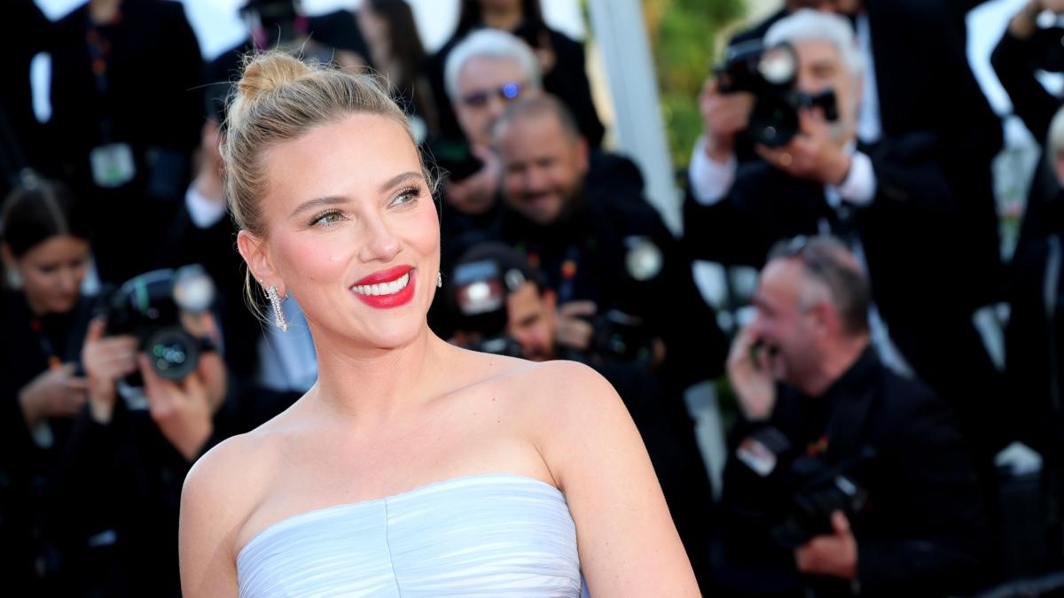 Scarlett Johansson protagonizará una nueva versión de 'El exorcista' que dirigirá Mike Flanagan
