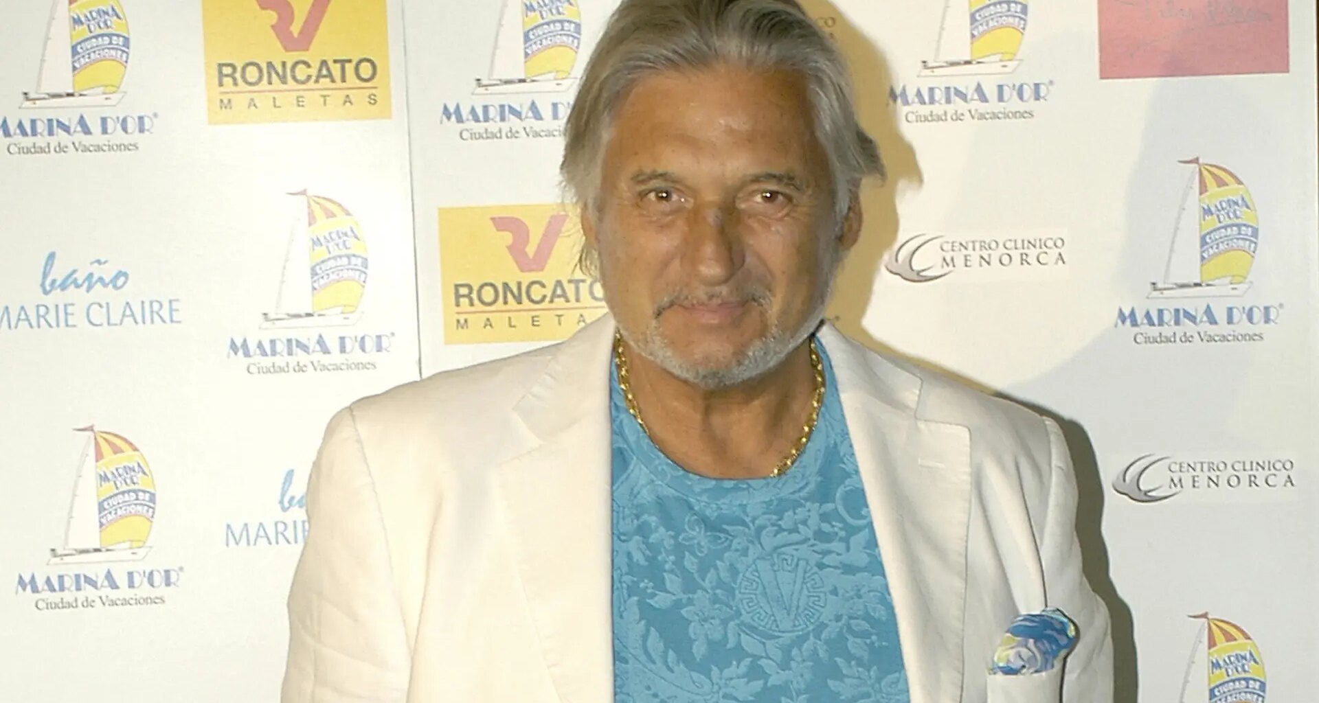 "Me dicen que han de ponerme un monumento por haberla aguantado tantos años"