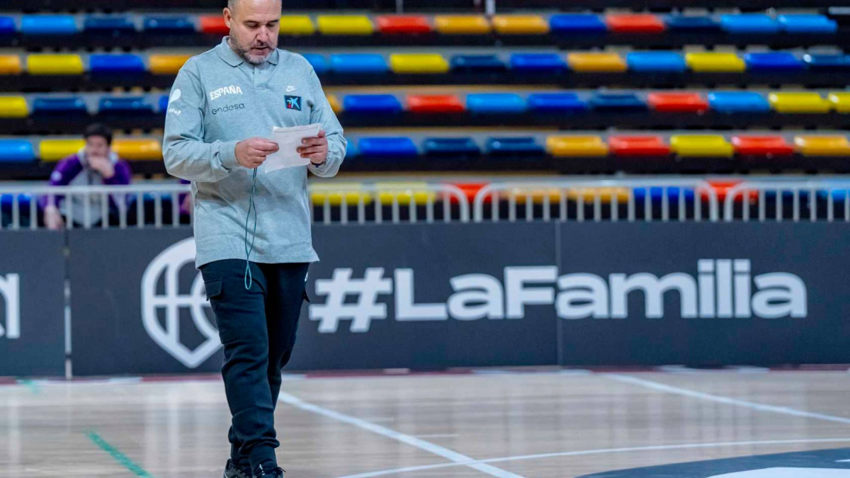 "Llevo poco tiempo y trabajo a piñón fijo"