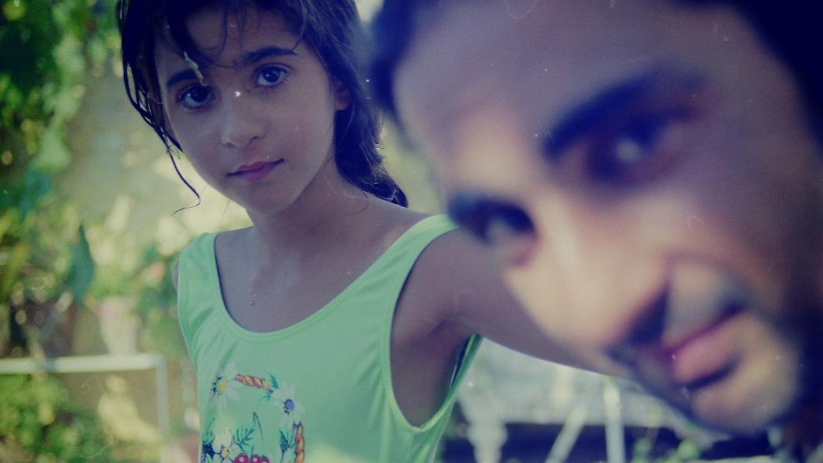 Alba Flores vuelve a cantar para su padre en el documental ‘Flores para Antonio’