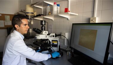 Fotografía facilitada por la Universidad de Málaga de uno de los investigadores del estudio.