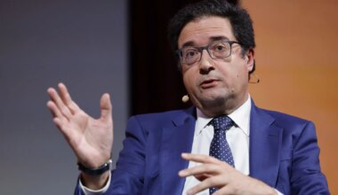 El Gobierno y los sindicatos cierran un acuerdo para que el sueldo de los funcionarios suba un 11% hasta 2028