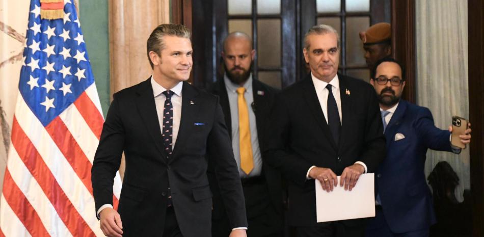 Pete Hegseth agradece a Abinader por permitir uso de aeropuetos de RD para lucha contra drogas
