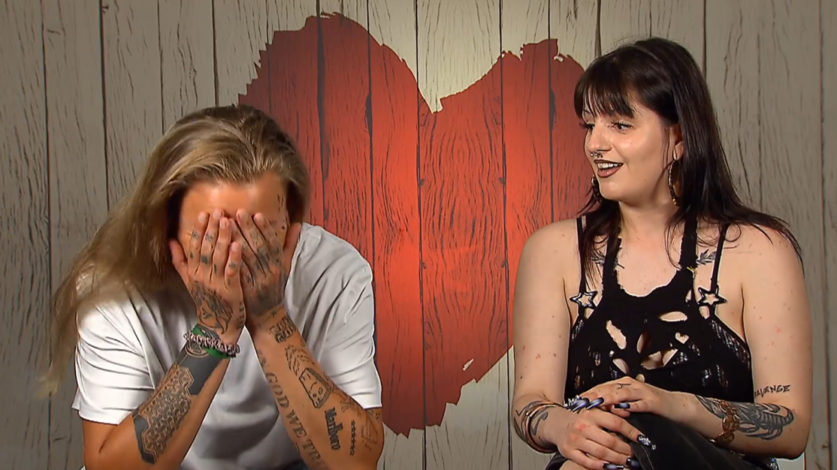 ''Me echa para atrás que creas en Dios''