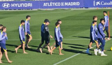 ¿Por qué el Atlético anda descalzo sobre el césped? El 'Earthing' irrumpe en la recuperación