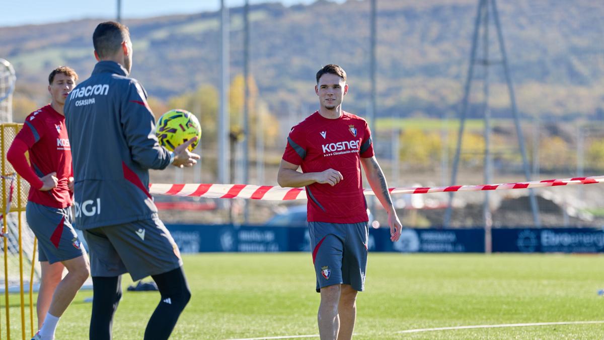 Mikel Serrano, del Promesas, se postula como novedad en la convocatoria de Osasuna