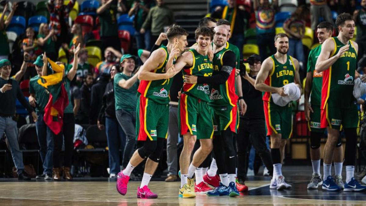 La increíble hazaña de Lituania con tres triples en 9,8 segundos para ganar el partido