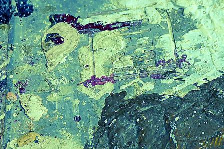 Representación fotográfica del caballito de cartón a partir de unos restos de pintura.