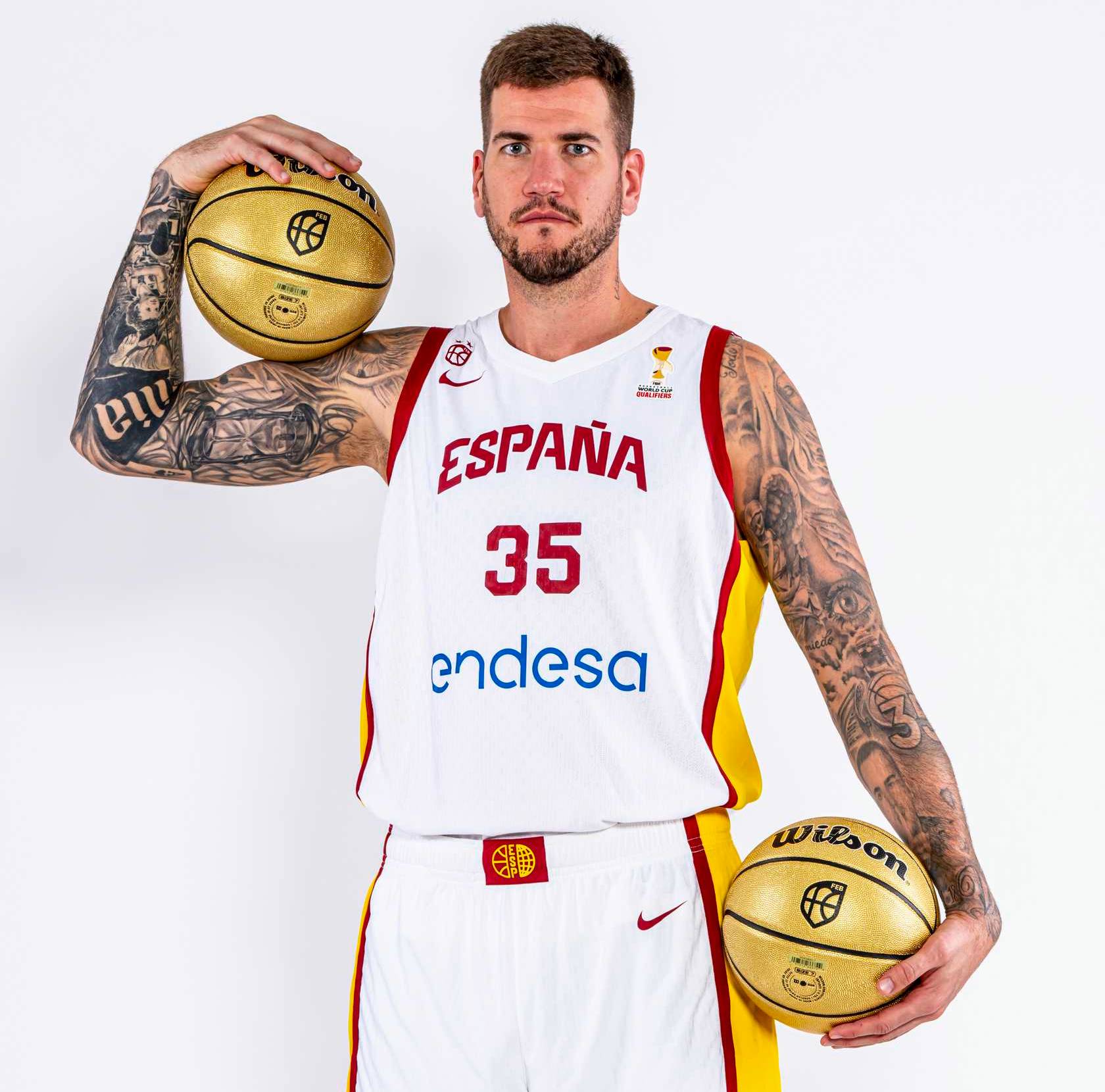 Fran Guerra, en una sesión oficial de fotos de la selección española.