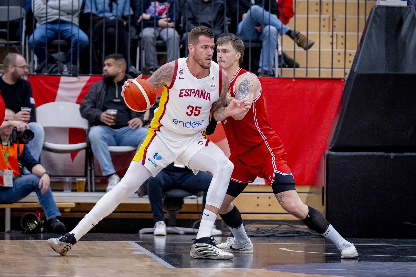 Fran Guerra, durante el partido frente a Dinamarca.
