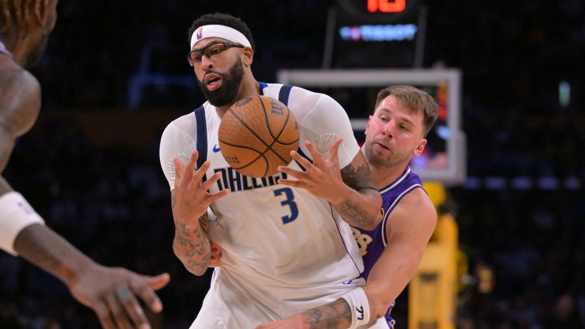 Los Lakers vencen a los Mavericks en el regreso de Anthony Davis a Los Ángeles
